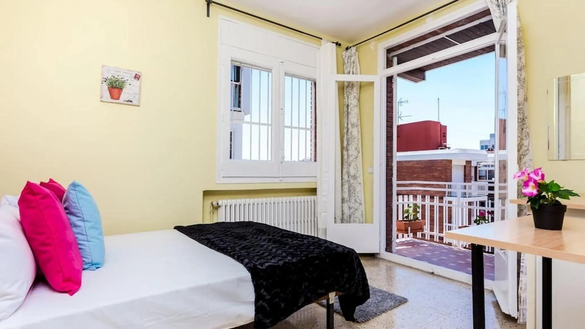 Bed&Bcn Baro Apartment Barcelona Spain
